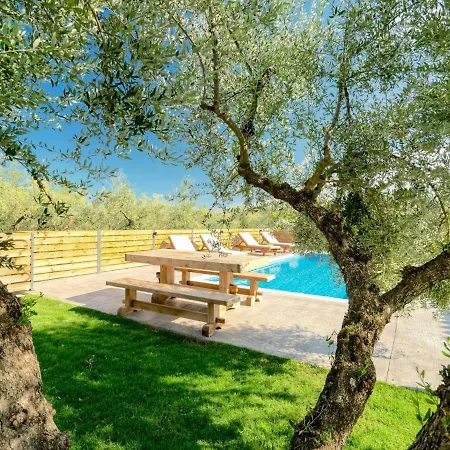 Ftelia Villa *